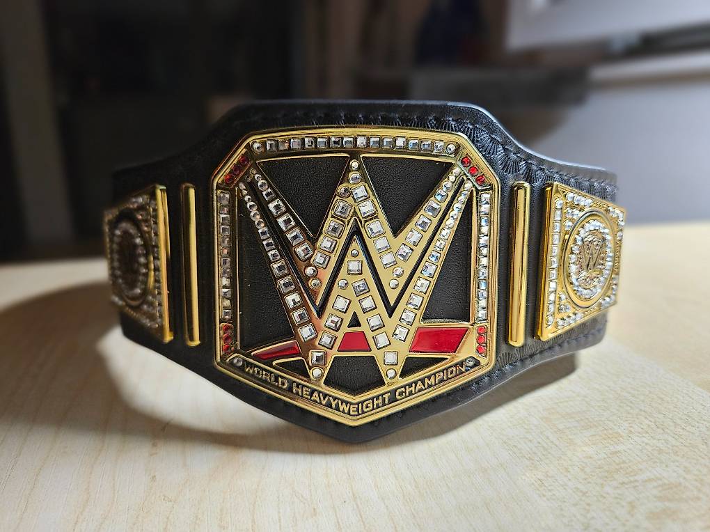 WWE World Heavyweight Championship Desktop Title Belt im Kanton Waadt ...