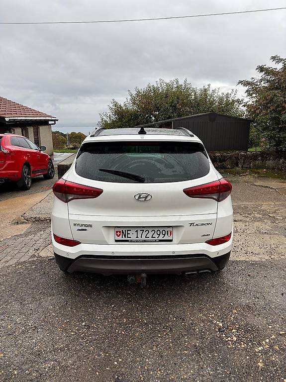 Im Export A vendre Hyundai Tucson 2.0 CRDi 136 4WD 2016 - Pour EXPORT im Kanton ...