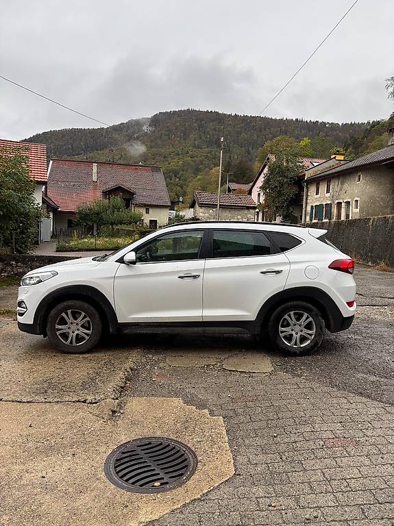 Im Export A vendre Hyundai Tucson 2.0 CRDi 136 4WD 2016 - Pour EXPORT im Kanton ...