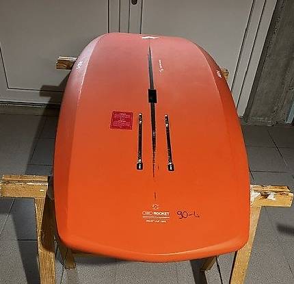 F-One Rocket Wingfoil ASC 90L très bon état Prix à discuter im Kanton ...