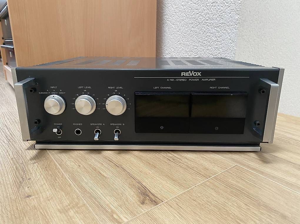 Audiotronik: Préampli tuner REVOX B739