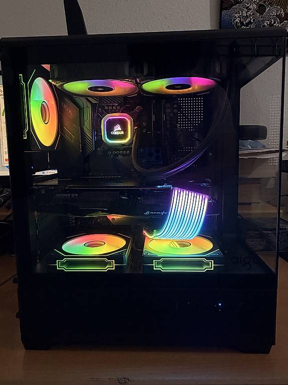 Pc gamer noir Canton Berne - anibis.ch