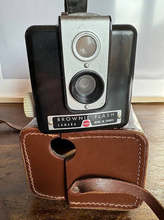 Appareil Photo Vintage Kodak Brownie Flash - Ancien Modèle - Fonctionnel