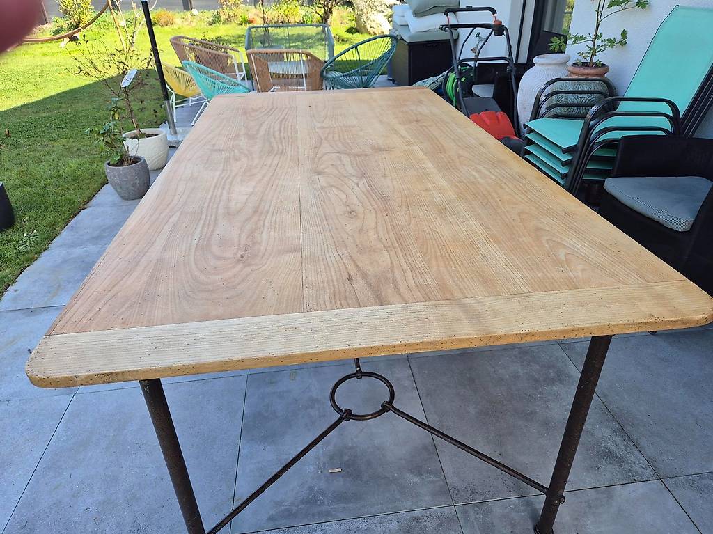 Table interieur Roche Bobois ceriser / fer forgé 8-10 places im Kanton ...