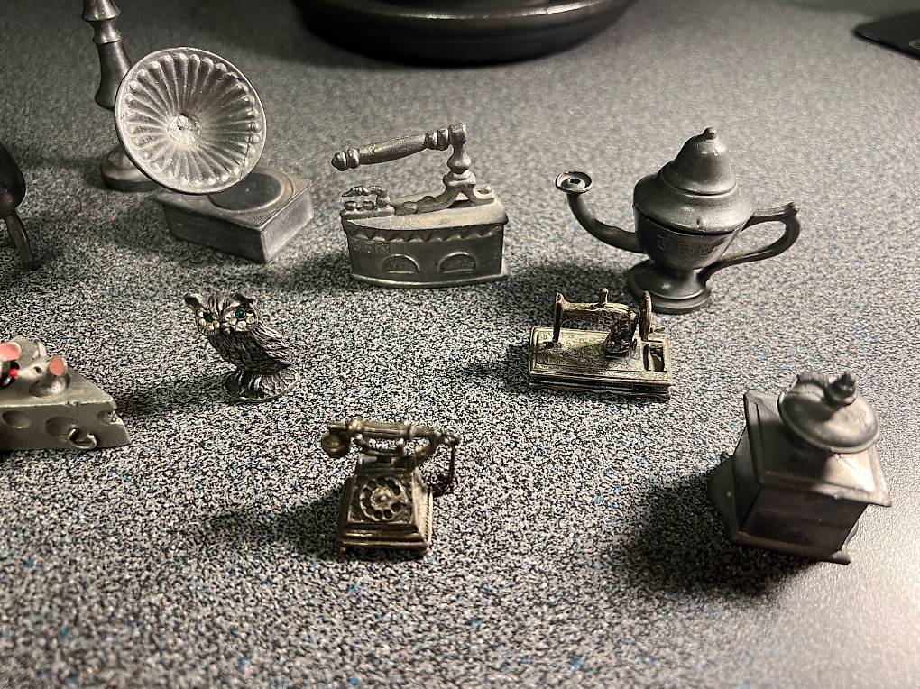 Antochia Crafts Jeu d'échecs personnalisé et Figurines en métal - Jeu d