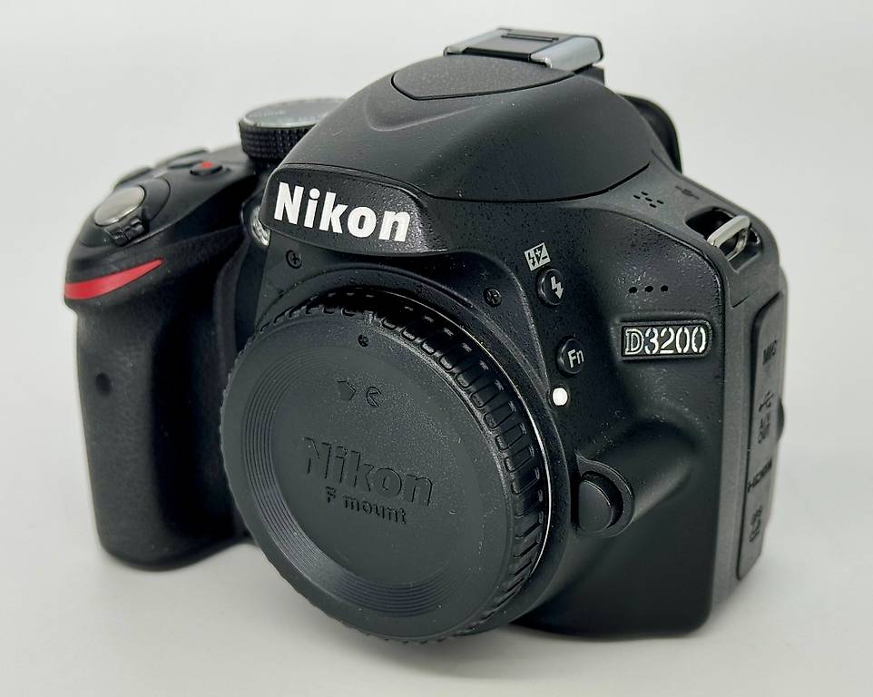 Lot 2 appareil photo Nikon D3200 + D3300 / Nikkor 50mm + 85mm - Photo, audio & vidéo