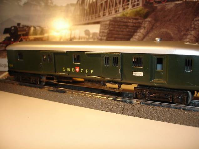 Märklin HO 4017 Fourgon à bagages pour train rapide CFF SBB im Kanton