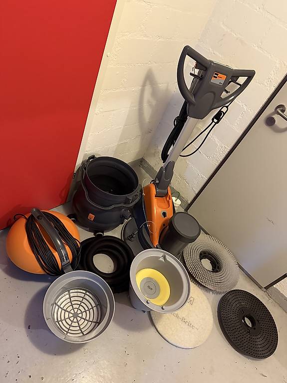 Taski Ergodisc DUO mit Wassersauger Canton Argovie - anibis.ch