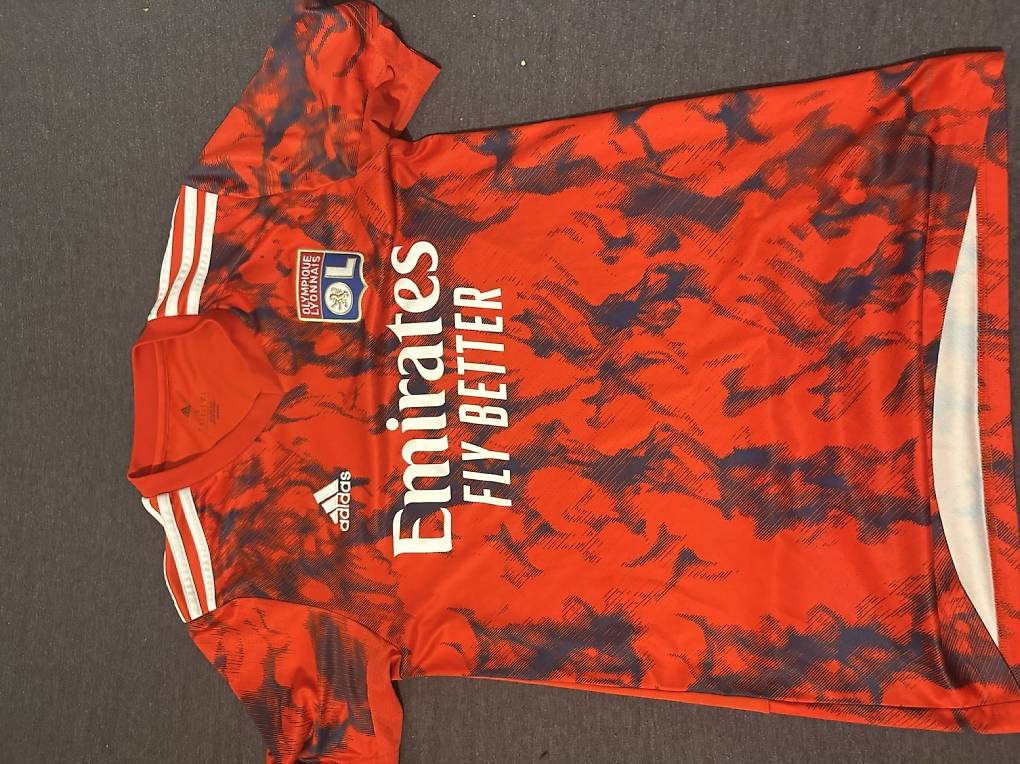 Maillot de foot OLYMPIQUE LYONNAIS Canton Valais - anibis.ch