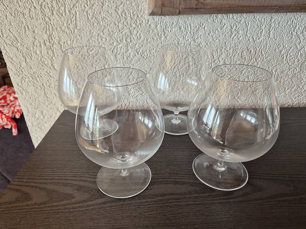 Série de 4 verres à digestif en cristal gravé - Brocante et Déco Chic