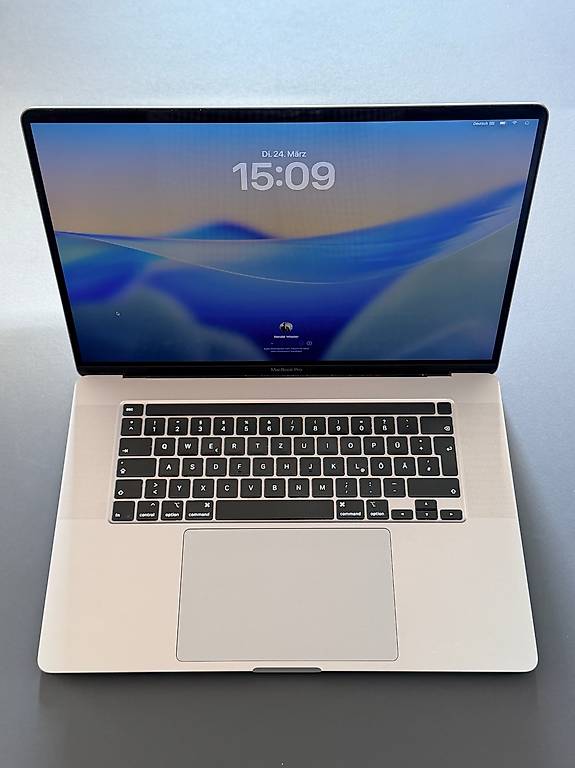 MacBook Pro 16インチ Core i9/32gb/1TB MacBook Pro 16 Zoll i9 32GB/1TB Akku nur 190 Zyklen im Kanton