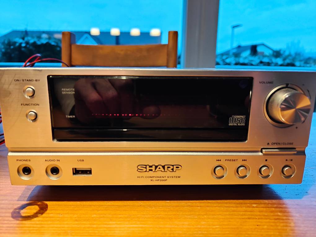 Mini Chaine HIFI & haut parleurs & Télécommande à donner im Kanton Bern ...