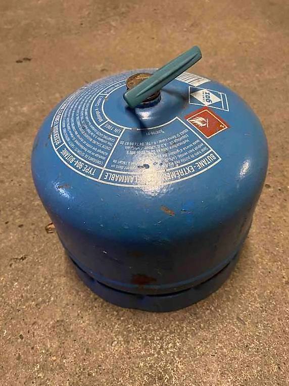 Bouteilles de gaz ampingaz R907 vides + 5kg de Vitogaz anton Vaud Bouteilles de gaz ampingaz R907 vides + 5kg de Vitogaz anton Vaud