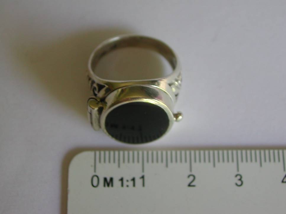 Bague à Poison En Argent Massif – Occasion – Style Unique Et Vintage