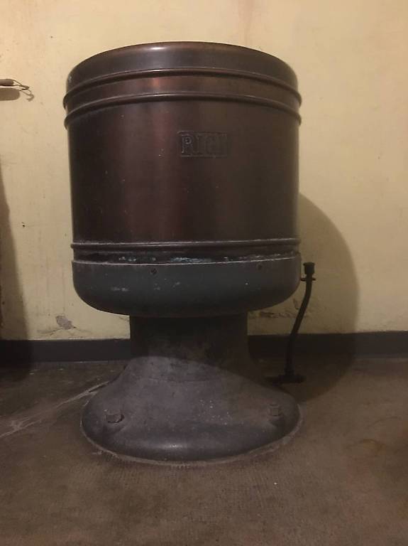 Essoreuse à linge ancienne en cuivre décoration Canton Vaud anibis.ch