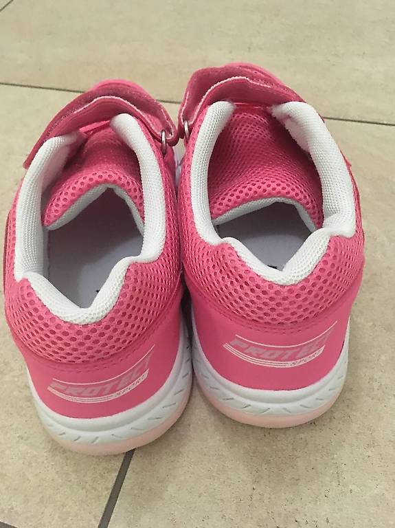 Chaussures de sport - fille 34- Très bon état Canton Vaud