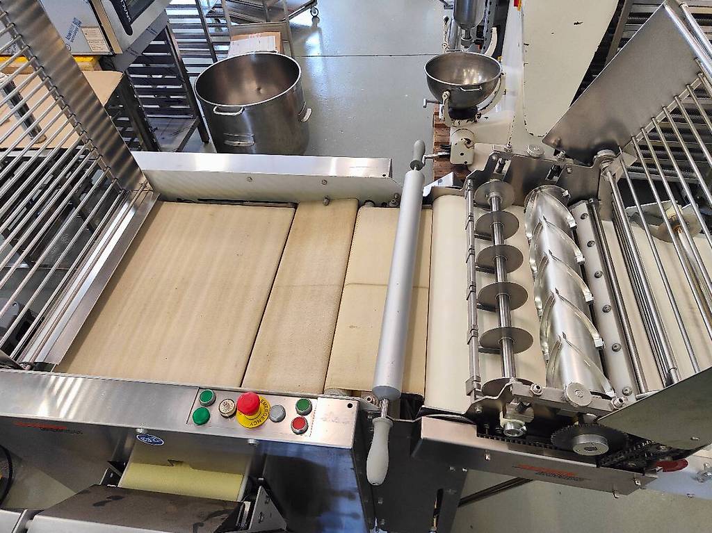 Machine à découper et rouler les croissants Seever Rondo Canton Vaud ...