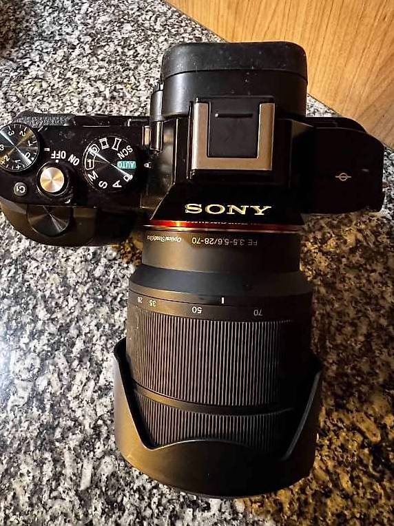 Caméra SONY CX 7 avec 3 batteries à vendre Canton Vaud anibis.ch
