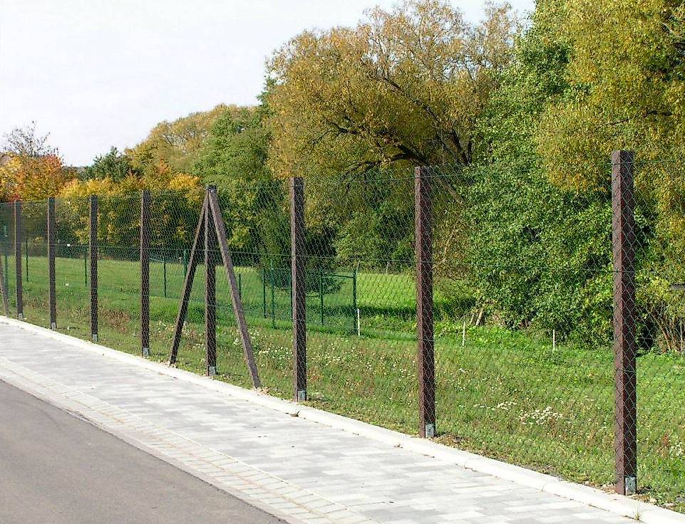 Zaunpfähle mit Spitze aus Recycling Plastik Kunststoff PE im Kanton ...