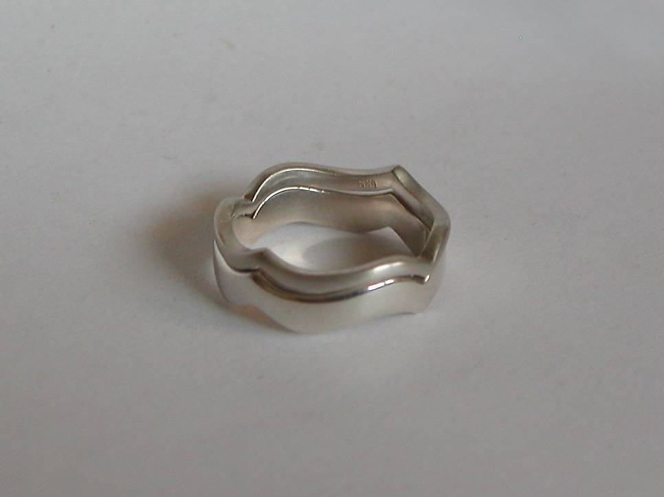 Bague Double Anneau Forme Guitare – Dorée – Alliage – Vintage – Neuf Avec étiquettes