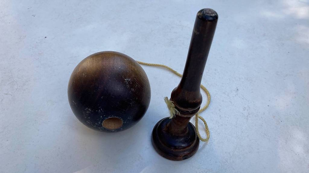 BILBOQUET ANCIEN EN bois brut Hauteur 27 cm Fabrication