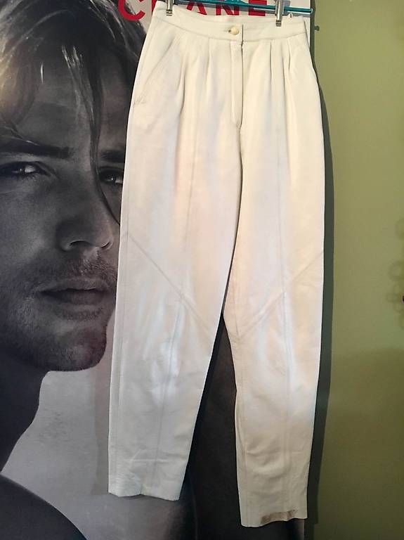 Pantalon svelte en cuir coupe svelte
