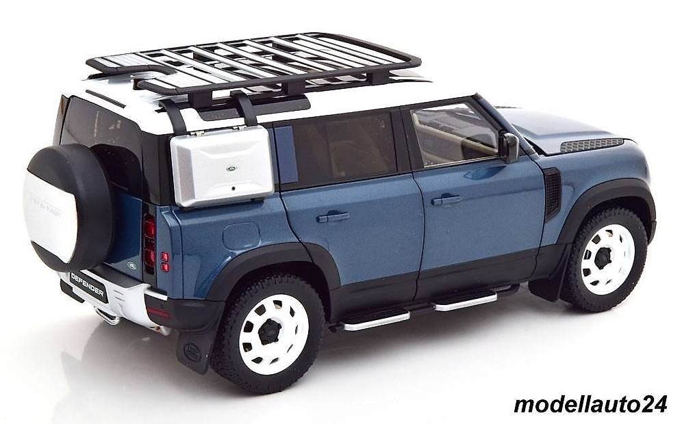 QXT Land Rover Defender 110 2022: Modellino Auto Pressofuso Scala 1:18, Colore Blu Tasman, QXT