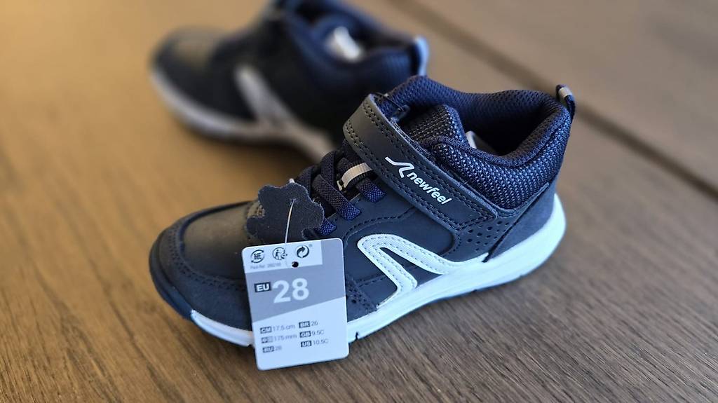 Chaussures De Randonnée Enfant QUEHUA Taille 28 - Neuves Sans Emballage - Couleur Gris/kaki