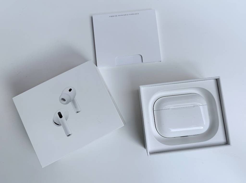 AirPods 2ème Génération - Comme Neufs, Ouverts Mais Jamais Utilisés
