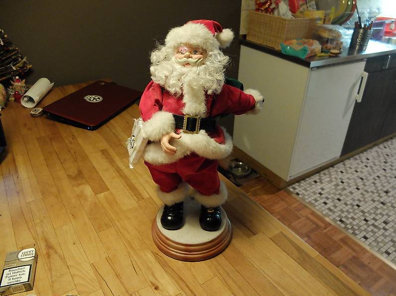 Pères Noël Musicaux Automates - Déco de fêtes ludique