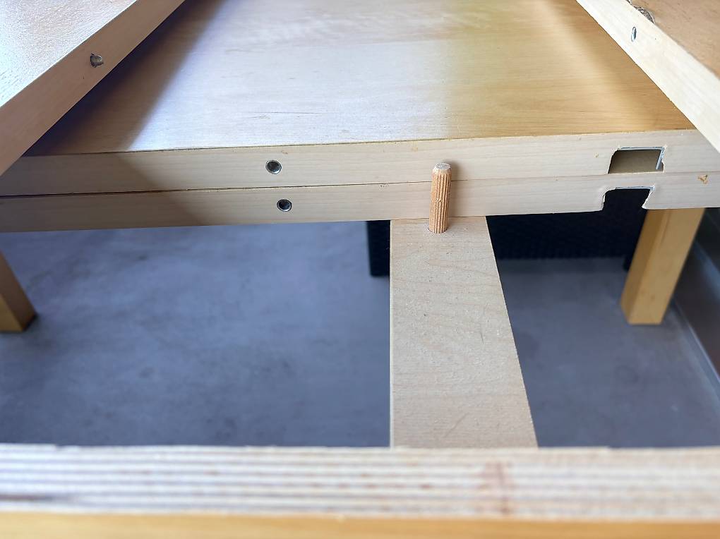 Table Ronde En Bois BUT Avec 4 Chaises - Salon/Salle à Manger - 100 Cm X 75 Cm (occasion Reconditionnée)