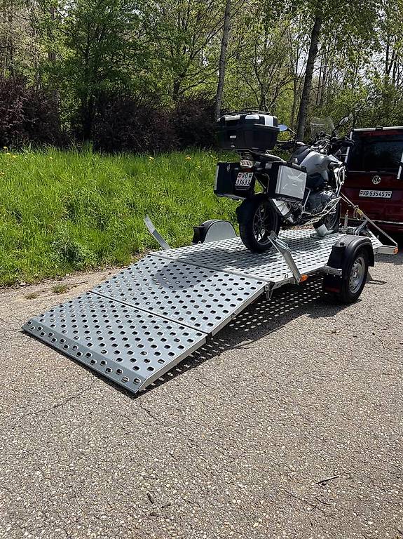 A louer remorque freinée pour motos, quad, etc Canton Vaud anibis.ch