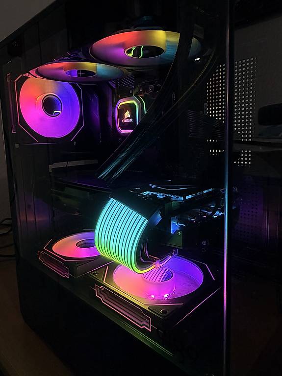 Pc gamer noir Canton Berne - anibis.ch