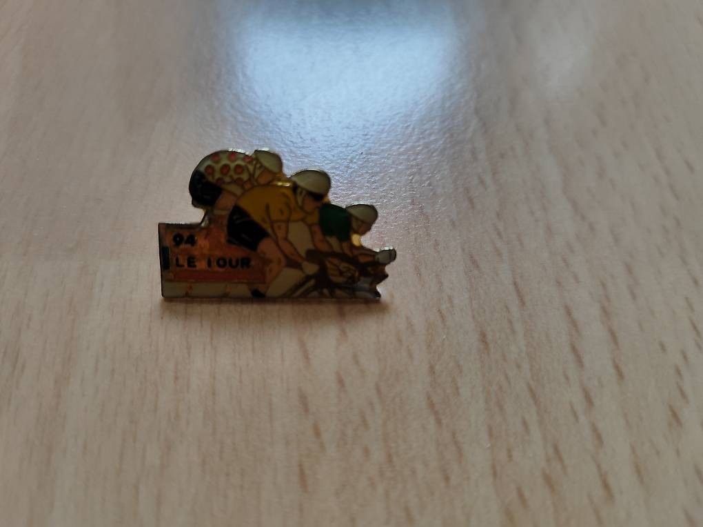 PIN'S COUPE DU MONDE DE SKI MARKSTEIN ALSACE - LOGO ÉMAIL - SPORT D'HIVER
