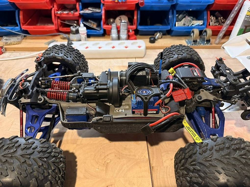 Traxxas Center Halbwellen Stahl - TRX5650R für E-Revo & Summit - TRA Traxxas Center Halbwellen Stahl - TRX5650R für E-Revo & Summit - TRA