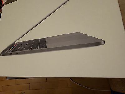 MacBook pro 2019, 13 pouces Canton Fribourg - anibis.ch